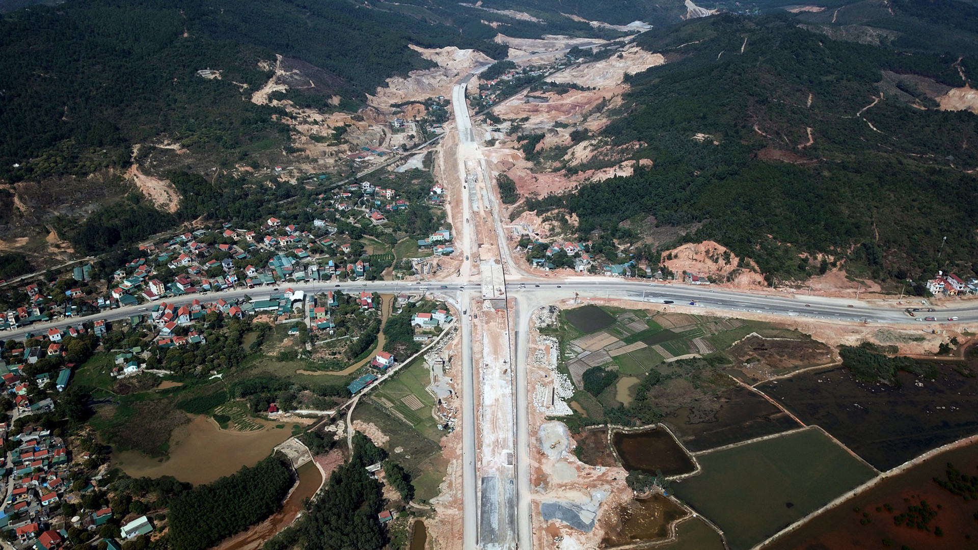 Hai dai du an nghin ty keo Ha Noi gan voi Ha Long hinh anh 37