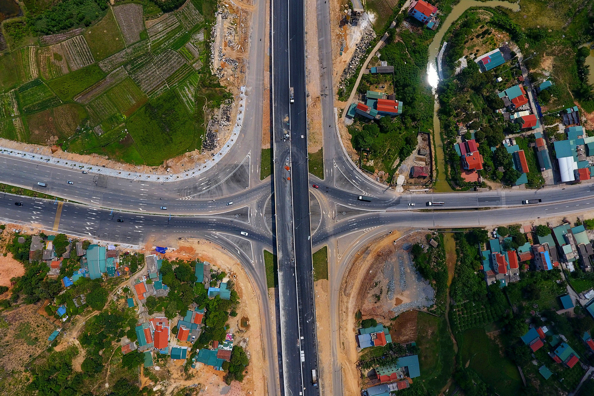 Bất động sản Vuông | CAO TỐC 12.000 TỶ ĐÁNH THỨC THƯƠNG CẢNG VÂN ĐỒN