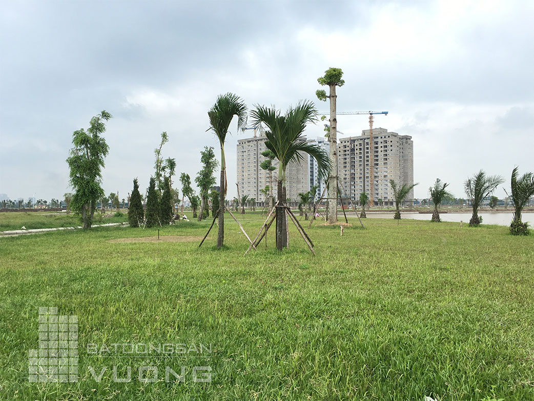 Công viên ven hồ Thanh Hà