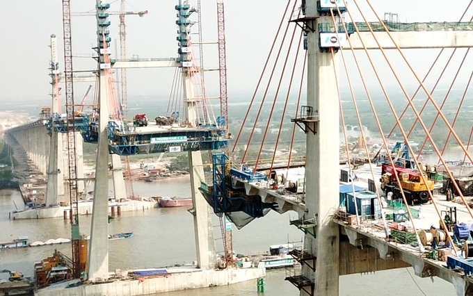 Bất động sản Vuông | Công trường cây cầu hơn 7.000 tỷ nối Quảng Ninh và Hải Phòng