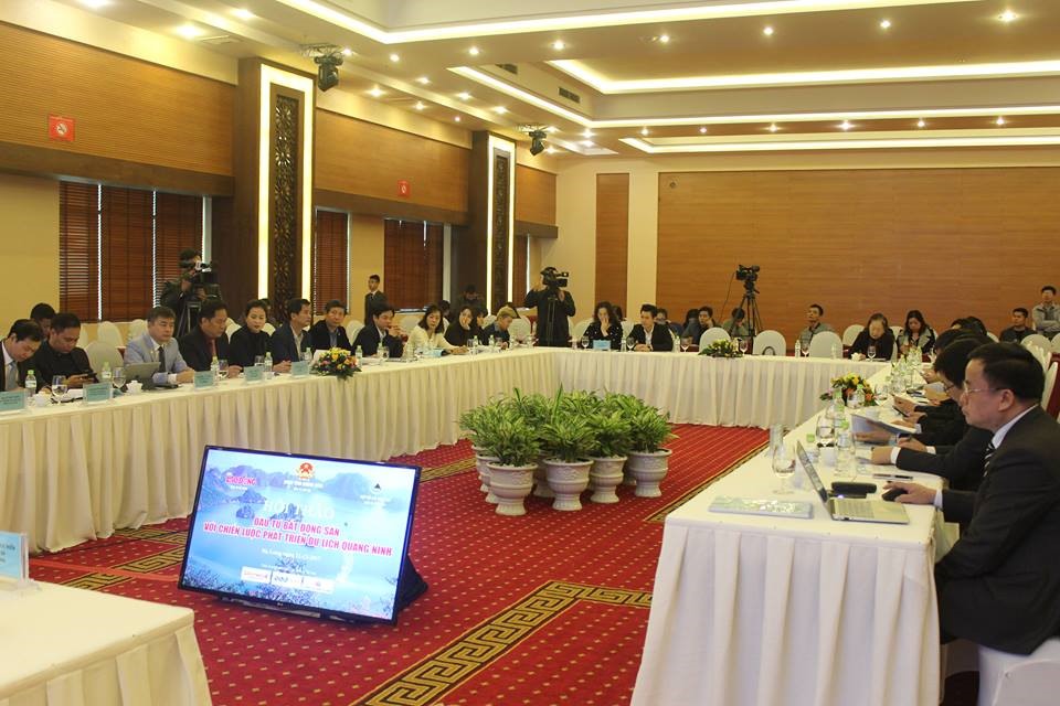Các đại biểu tham dự hội thảo.