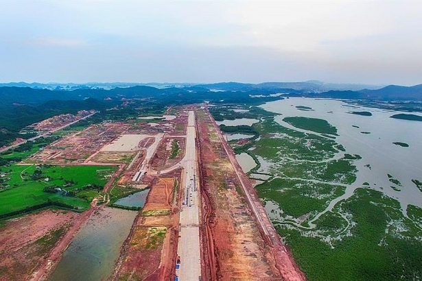 Bất động sản Vuông | Sân bay Vân Đồn: 'Bầu trời mở' gần kề ngày khai thông