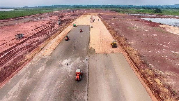 Bất động sản Vuông | Sân bay Vân Đồn: 'Bầu trời mở' gần kề ngày khai thông