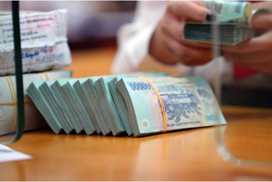 L&#227;i suất vay mua nh&#224; th&#225;ng 1/2023 vẫn dao động ở mức cao từ 12,5 - 15%/năm, l&#227;i suất thấp nhất thuộc về nh&#243;m ng&#226;n h&#224;ng ngoại - Ảnh 1