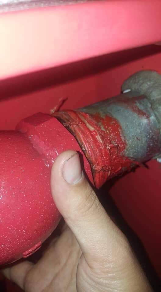 Bục ống cứu hoả, chung cư cao cấp tại Hà Nội ngập trong biển nước