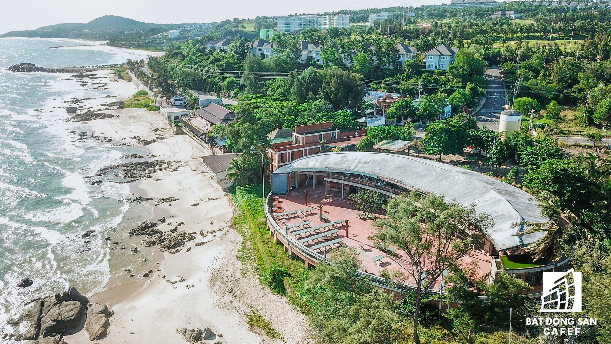 Quy hoạch thành khu du lịch quốc gia, dải ven biển này đang đón dòng vốn hàng tỷ USD, giá đất tăng chóng mặt - Ảnh 7.