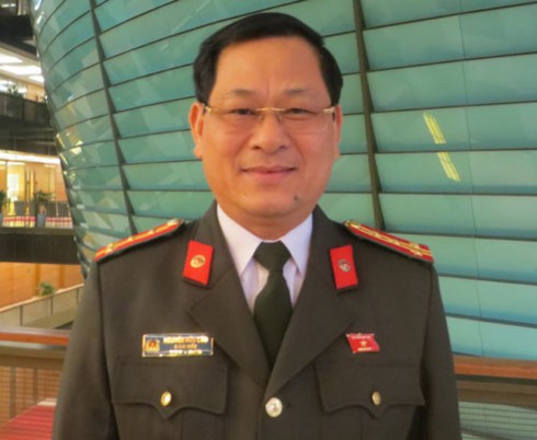 Bất động sản Vuông | Bỏ sổ hộ khẩu có ảnh hưởng việc chuyển đổi, cho tặng đất đai?