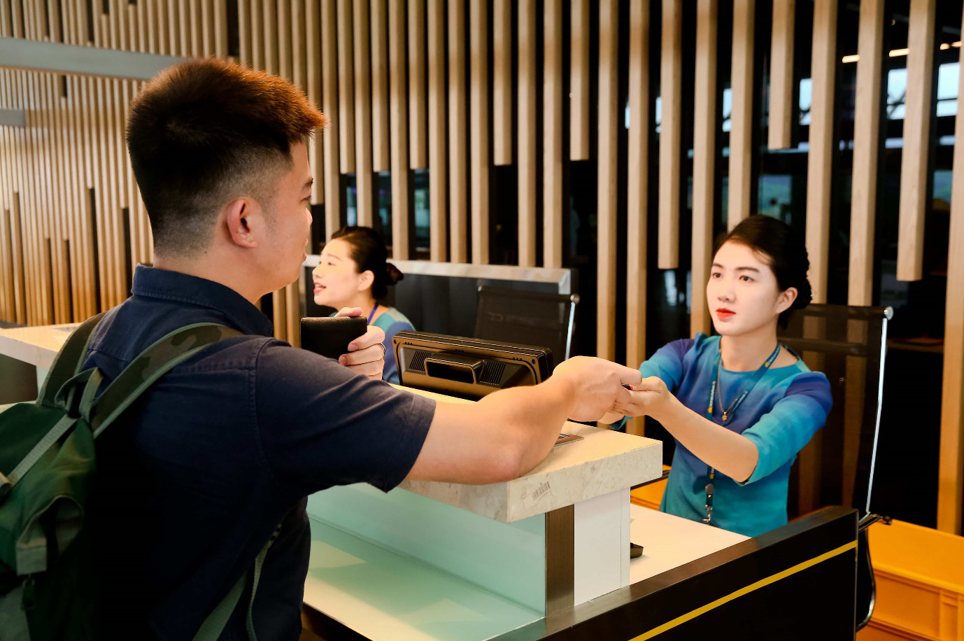 Cảng HKQT Vân Đồn mở “cánh cửa” kết nối Quảng Ninh với thế giới - Ảnh 2.
