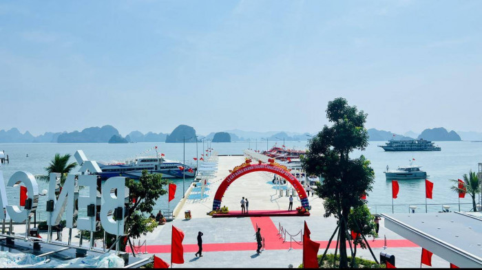 cảng tàu khách cao cấp Ao Tiên