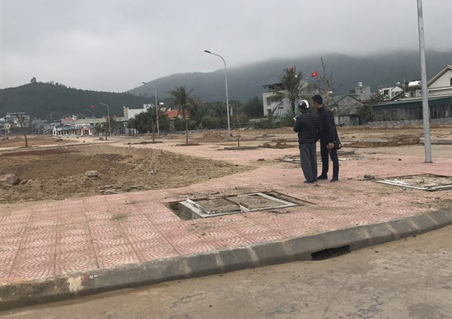Bất động sản Vuông | Cắm nhà, cầm xe buôn đất: 
