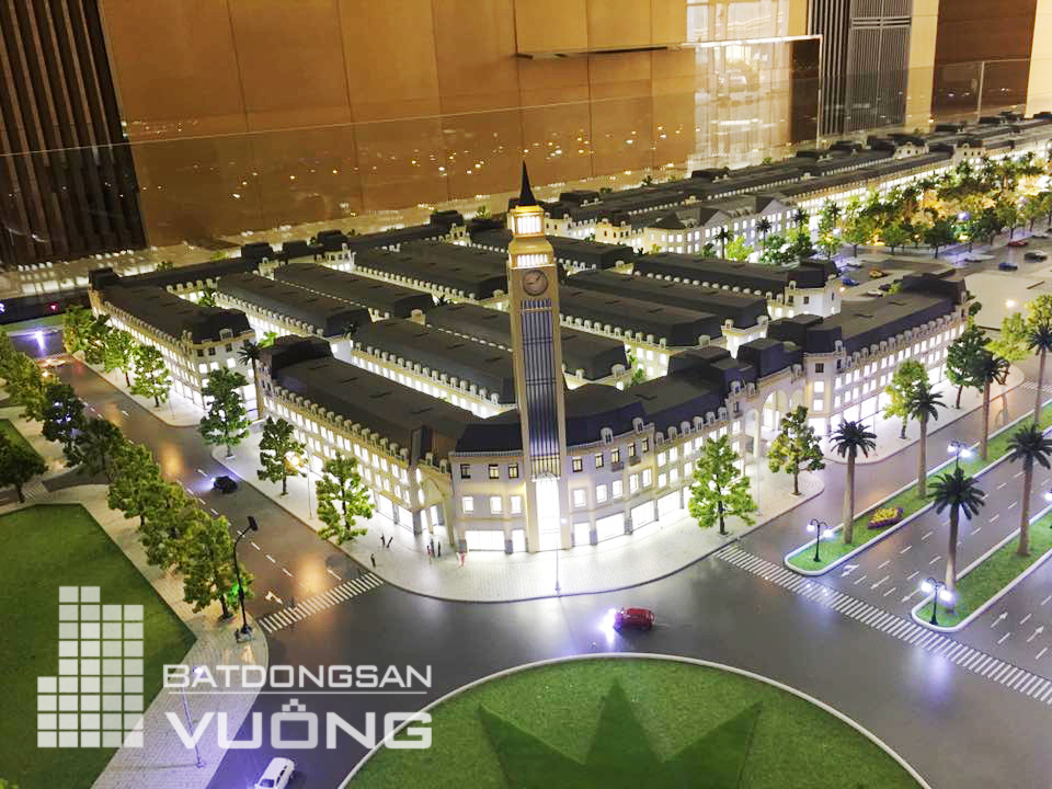 Tháp đồng hồ La Casta Văn Phú