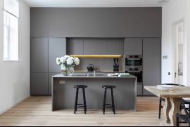 Mẫu thiết kế nội thất phòng bếp tông màu xám ấn tượng