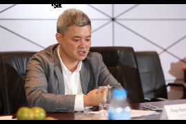 Nhà đầu tư có nên rút tiền khỏi chứng khoán để lao vào cơn sốt đất nền?
