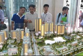 Bất động sản Hà Nội: Lặng sóng, có đáng lo?