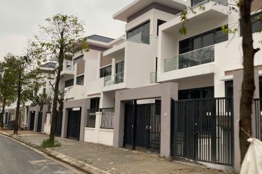 BÁN NHÀ LIỀN KỀ THANH HÀ 90M² HƯỚNG ĐÔNG NAM MẶT TIỀN 5M ĐƯỜNG 14M NHÀ HOÀN THIỆN THÔ - PHÙ HỢP Ở VÀ KINH DOANH
