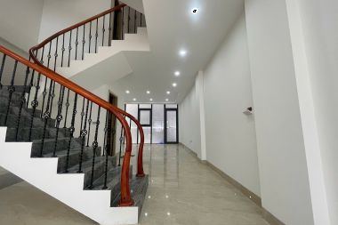 Bán căn Liền Kề Thanh Hà 90m² Mặt Tiền 5m, Hướng Tây Bắc, Đường 17m, Nhà Hoàn Thiện Đẹp, View Chung Cư
