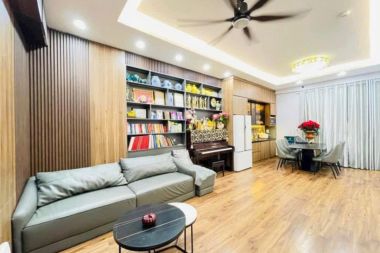 Bán Chung cư Thanh Hà tòa HH03D khu 6 tòa mới mặt đường trục phía Nam diện tích 79.96m2 căn góc hướng chính Đông, Bắc 2 ngủ 2 vệ sinh nhà hoàn thiện đầy đủ nội thất