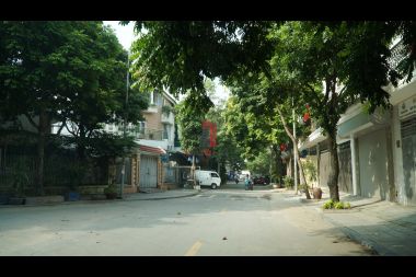 Cho thuê Liền kề Văn Phú TT18 diện tích 132m2 căn góc mặt tiền 24,66m hướng Đông Bắc, Tây Bắc đường 12m, 27m cho thuê tầng 1 làm văn phòng