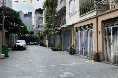 Bán Liền kề Văn Phú LK15 diện tích 67,5m2 mặt tiền 4,5m hướng Tây Nam đường 7,5m xây hoàn thiện gần dự án Lacasta Gallery