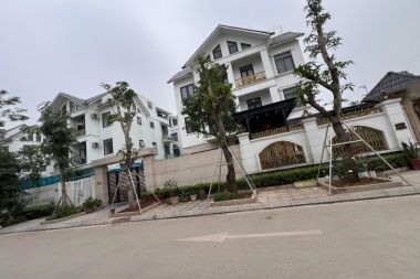 BÁN BIỆT THỰ KHU D KĐT GELEXIMCO: DIỆN TÍCH 320M2, MẶT TIỀN 16M HƯỚNG TÂY BẮC