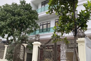 CHO THUÊ BIỆT THỰ NGUYÊN CĂN KHU B1.3 KĐT THANH HÀ: DIỆN TÍCH 230M2, MẶT TIỀN 10M HƯỚNG TÂY NAM.