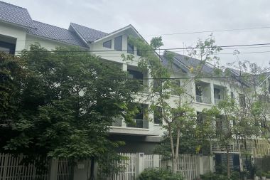 CHO THUÊ CĂN LIỀN KỀ LÔ GÓC 3 MẶT THOÁNG KHU B KĐT GELEXIMCO: DIỆN TÍCH 88M2, MẶT TIỀN 17.65M HƯỚNG TÂY BẮC, ĐÔNG BẮC. NHÀ ĐÃ HOÀN THIỆN VĂN PHÒNG