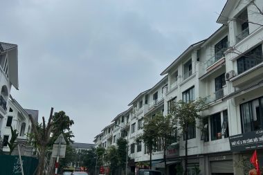 BÁN LIỀN KỀ LÔ C43 KĐT GELEXIMCO: DIỆN TÍCH 80M2, MẶT TIỀN 4M HƯỚNG TÂY NAM GẦN TRỤC CHÍNH KHU C RỘNG RÃI