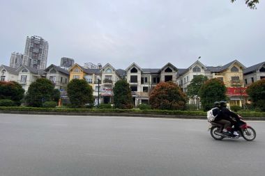 CHO THUÊ CĂN BIỆT THỰ PHÂN KHU AN KHANG KĐT DƯƠNG NỘI: DIỆN TÍCH 200M2, MẶT TIỀN 10M HƯỚNG ĐÔNG BẮC ĐƯỜNG 40M TRỤC CHÍNH VÀO AEONMALL HÀ ĐÔNG