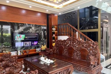BÁN BIỆT THỰ PHÂN KHU AN VƯỢNG KĐT DƯƠNG NỘI (KHU A) QUẬN HÀ ĐÔNG: DIỆN TÍCH 180M2, MẶT TIỀN 9M HƯỚNG TÂY BẮC. NHÀ ĐÃ HOÀN THIỆN ĐẸP, ĐẦU TƯ THANG MÁY, ĐỒ NỘI THẤT GỖ XỊN