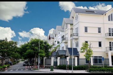 BÁN BIỆT THỰ PHÂN KHU AN KHANG KĐT DƯƠNG NỘI (KHU A) DIỆN TÍCH 198M2 MẶT TIỀN 9M HƯỚNG TÂY NAM NHÀ THÔ NGUYÊN BẢN CĐT GẦN TRỤC CHÍNH KĐT VÀ CÔNG VIÊN THIÊN VĂN HỌC