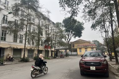 Bán liền kề khu đô thị Đô Nghĩa, diện tích gần 75m2, đã hoàn thiện, đang cho thuê có dòng tiền 30-35tr/tháng