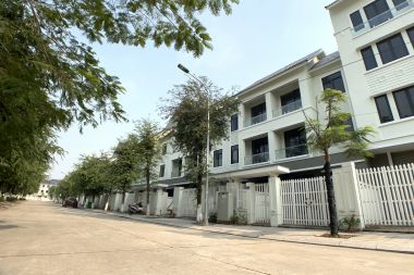 Bán nhà liền kề Geleximco lô D7 mặt sau lưng đường Lê Trọng Tấn, diện tích 120 m2 hướng Tây Nam, gần công viên