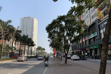 Bán liền kề Văn Phú hướng Đông Bắc diện tích 90 m2 mặt tiền 4,5 m xây 4 tầng, xây thô hoàn thiện mặt ngoài, gần công viên Văn Phú và trường tiểu học Phú La