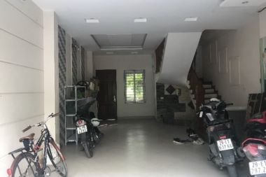 Bán nhà liền kề Văn Khê xây 4 tầng đã hoàn thiện, diện tích 60 m2 hướng Tây Nam cách đường Tố Hữu 100 m